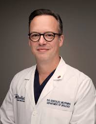 Dr. Ricardo Gonzalez headshot